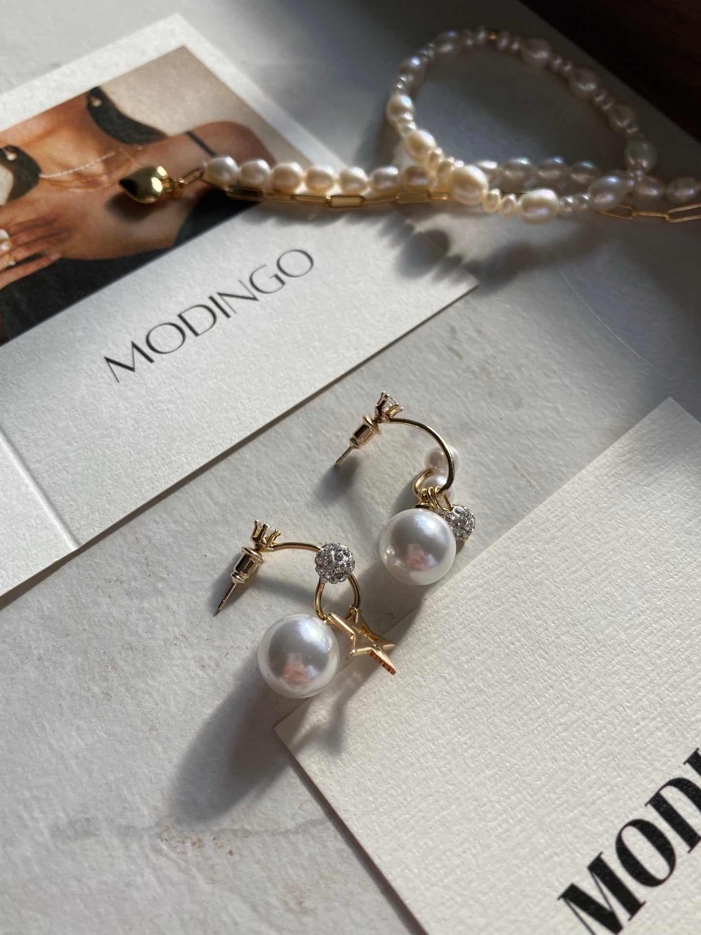 Nora Asymmetrical Zircon Pearl Earrings - Modingo Modingo