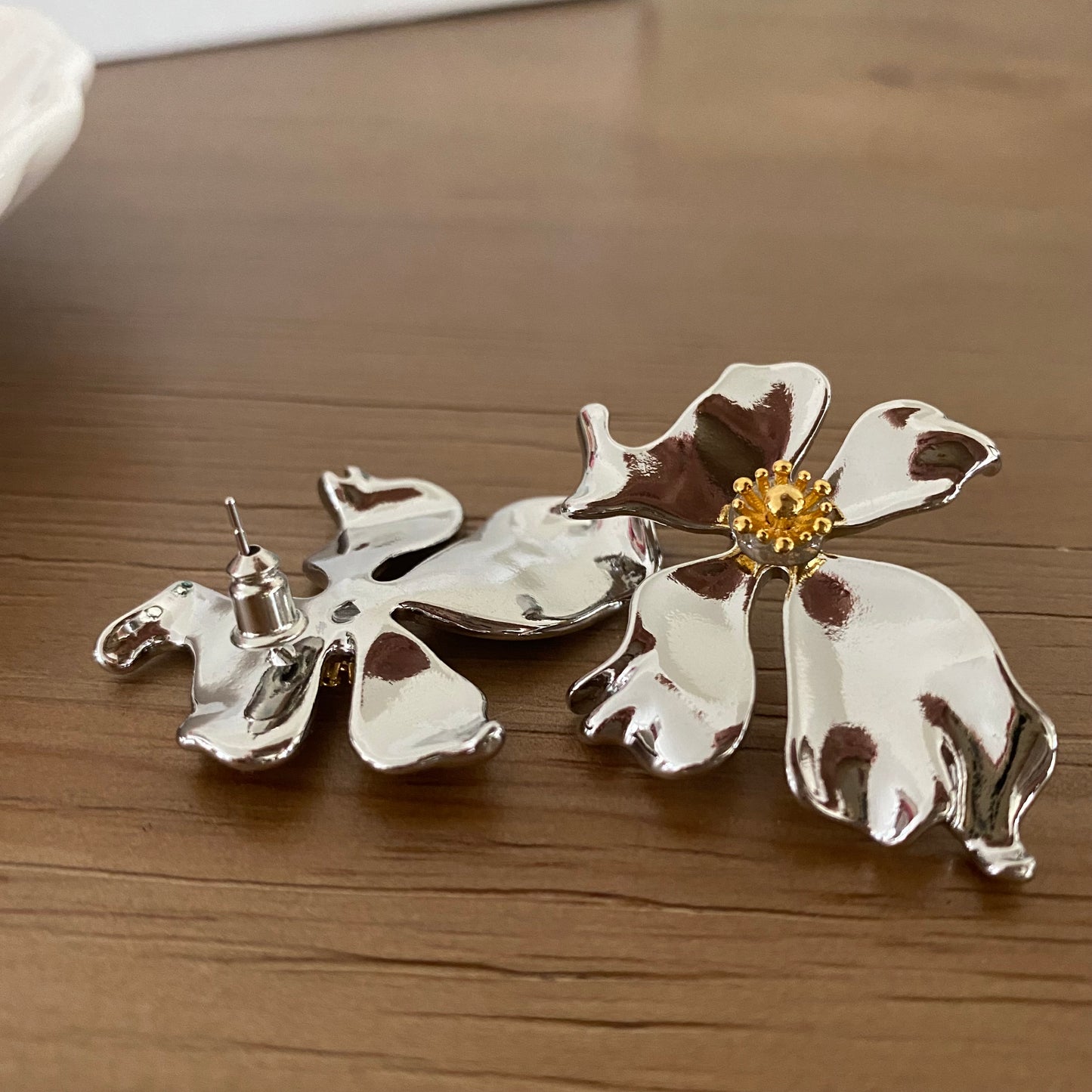 Silver Petal Earrings - Modingo Modingo