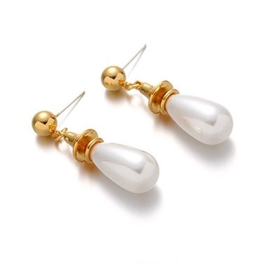 Vintage Teardrop Gold Earrings