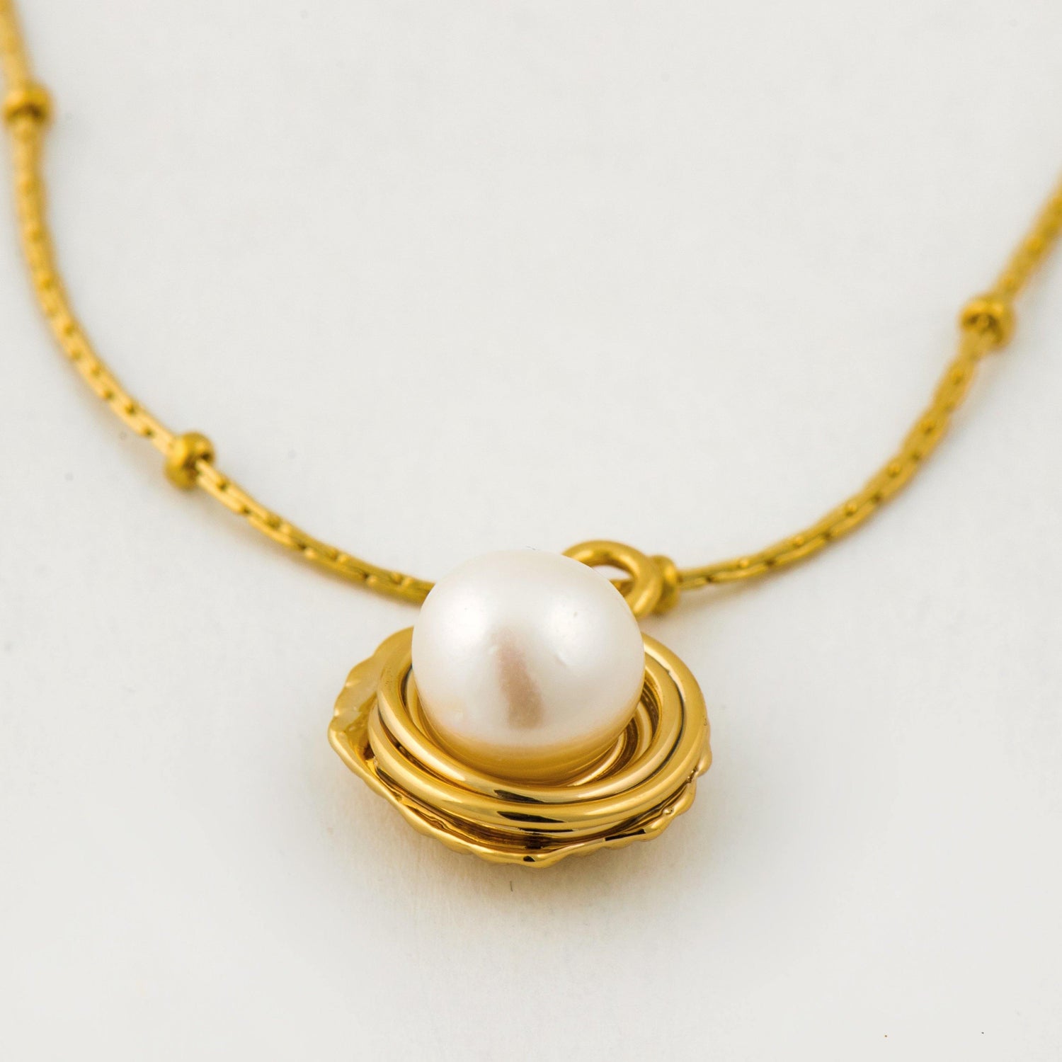 Gold wire winding and pearl necklace - Modingo Modingo