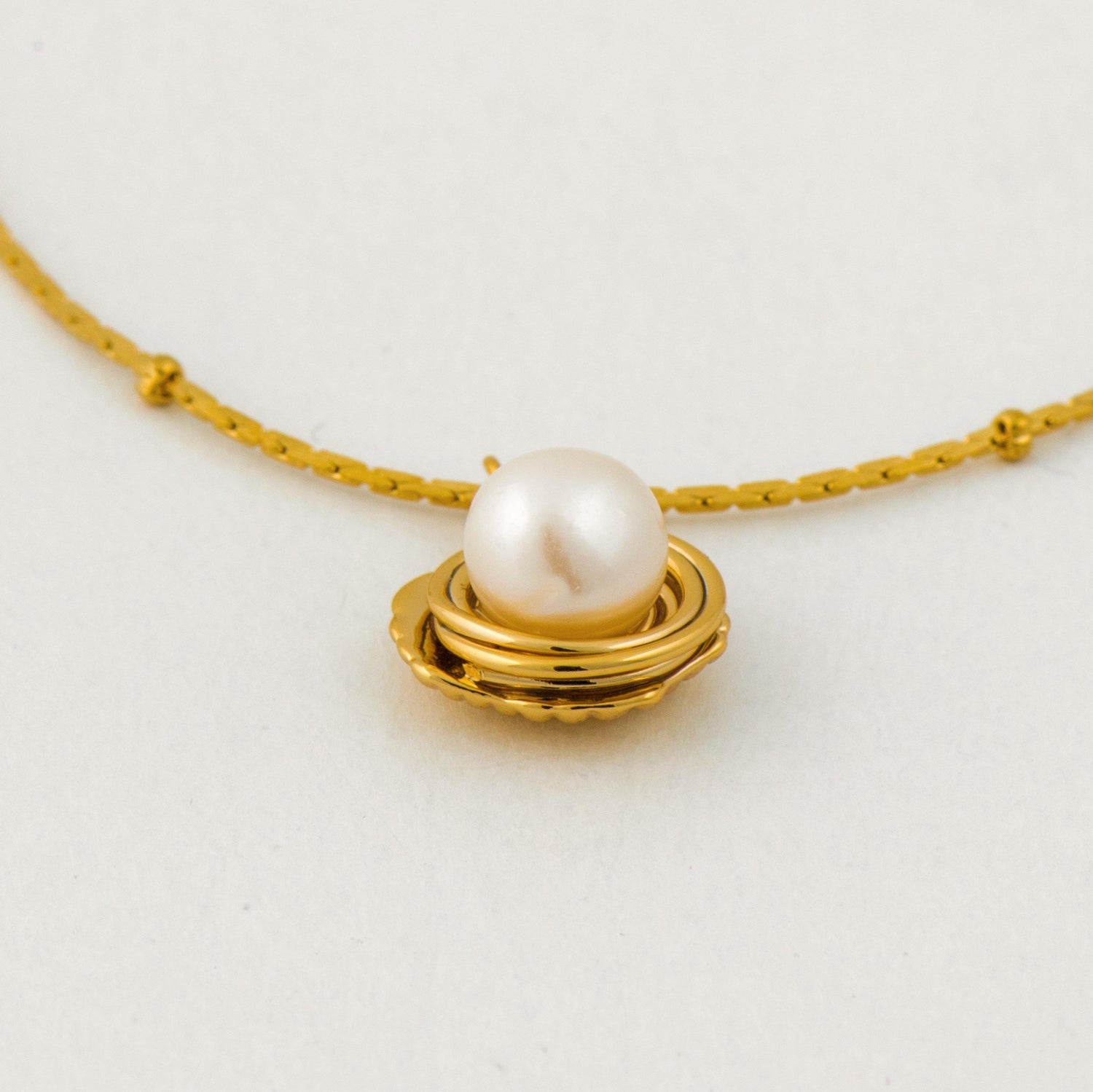 Gold wire winding and pearl necklace - Modingo Modingo