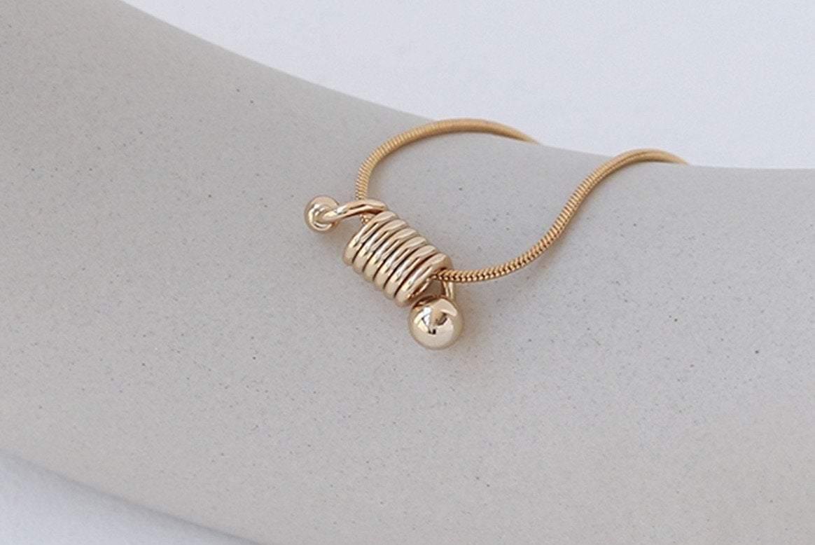 Spiral Pendant Necklace - Modingo Modingo