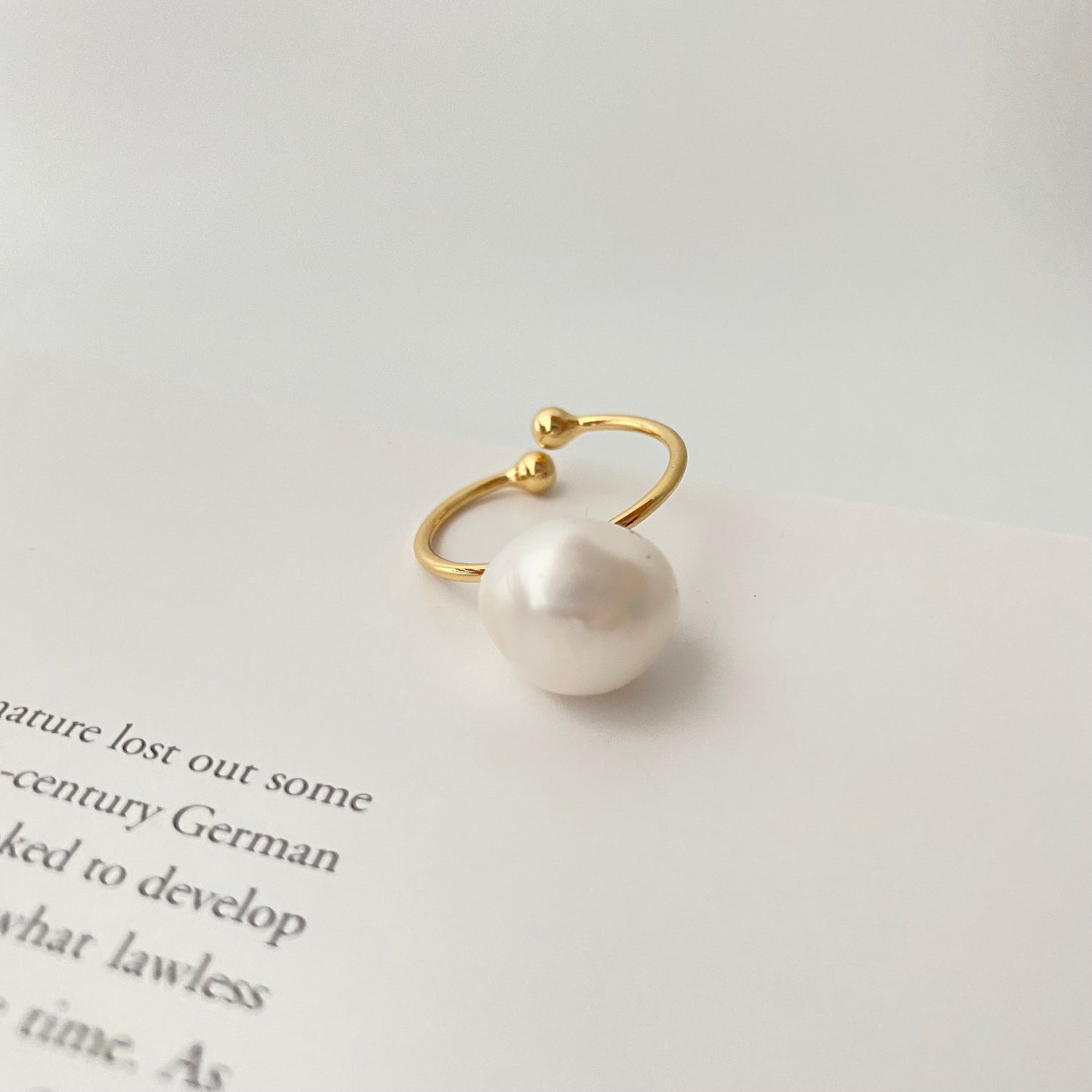 Single Baroque Pearl Open Ring - Modingo Modingo