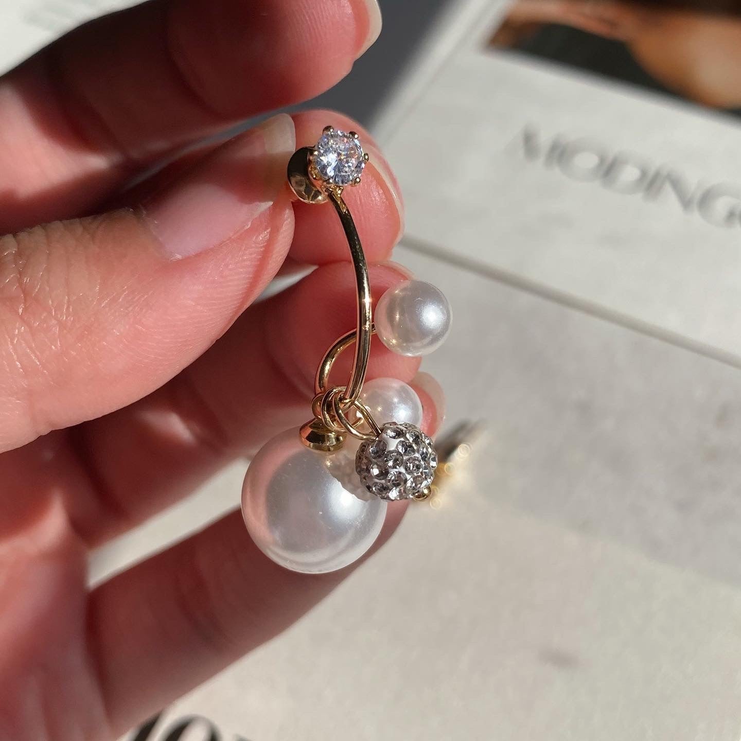 Nora Asymmetrical Zircon Pearl Earrings - Modingo Modingo