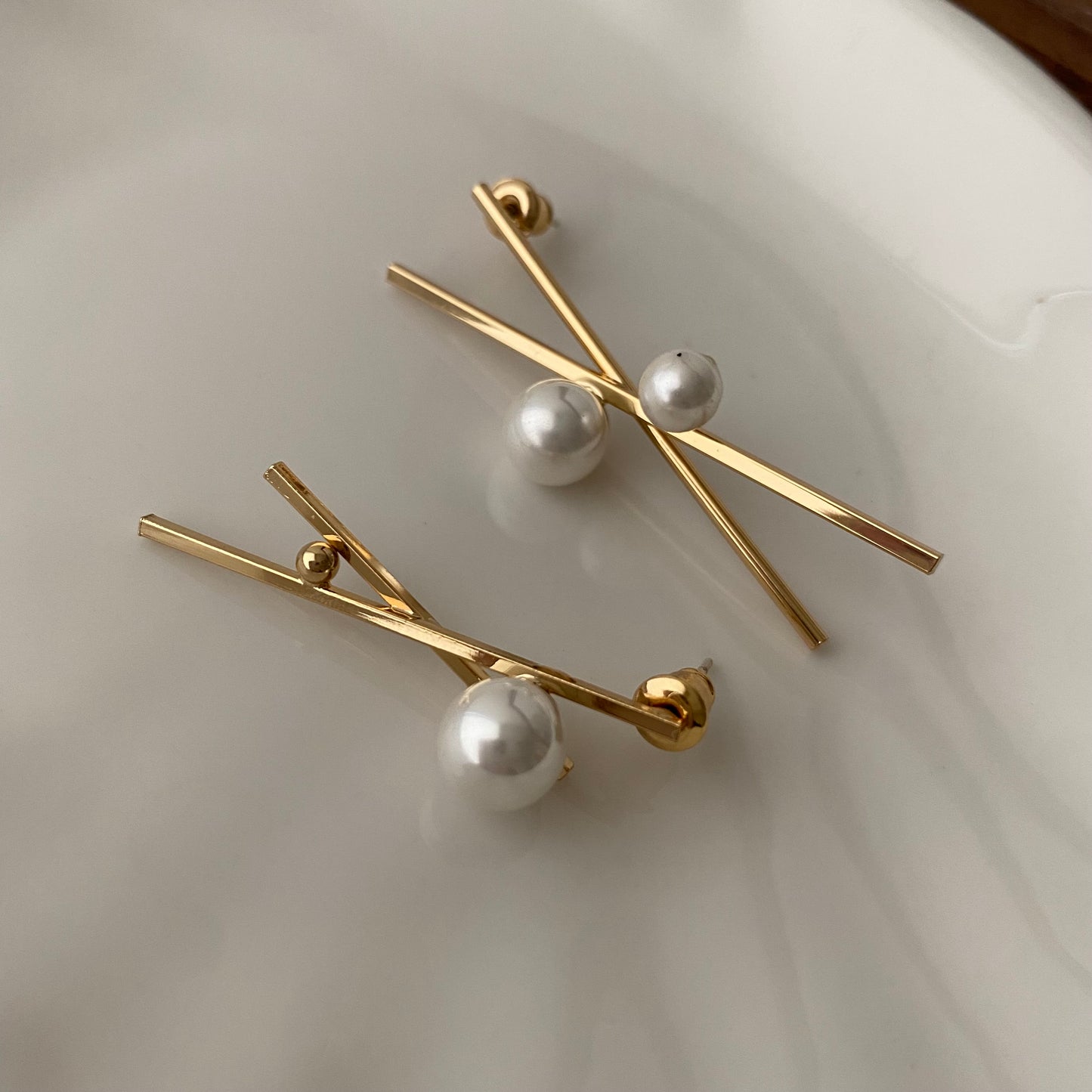 X Pearl Earrings - Modingo Modingo