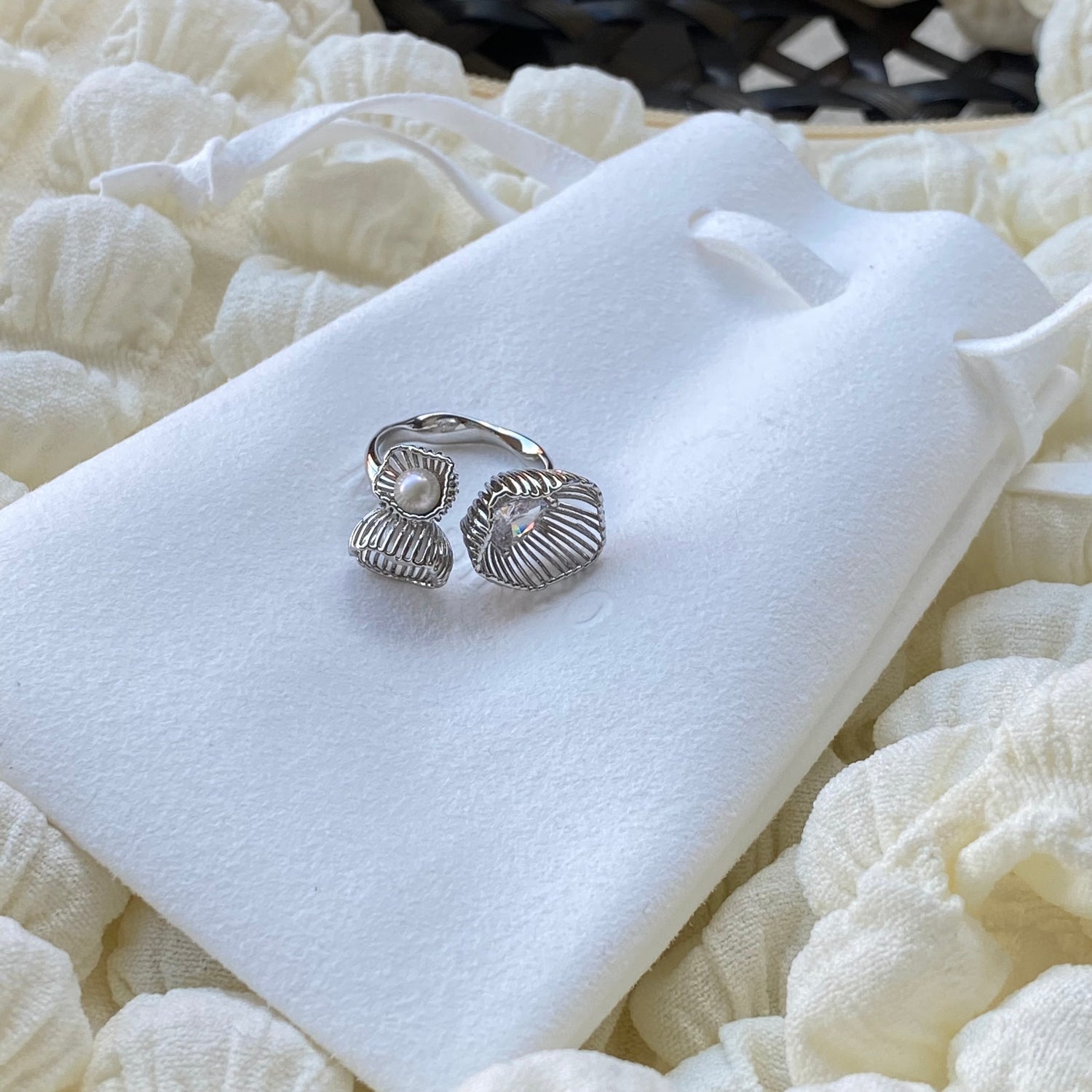 Three Flowers Open Ring - Modingo Modingo