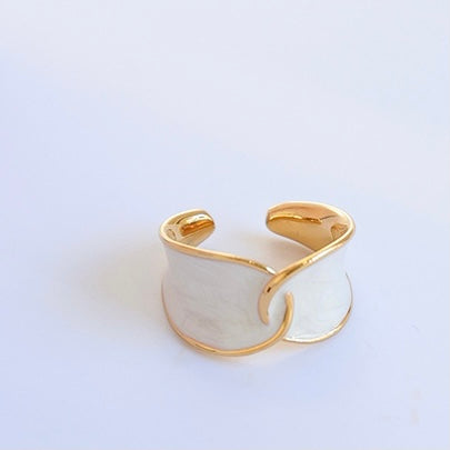 White Enamel Knot Ring - Modingo Modingo