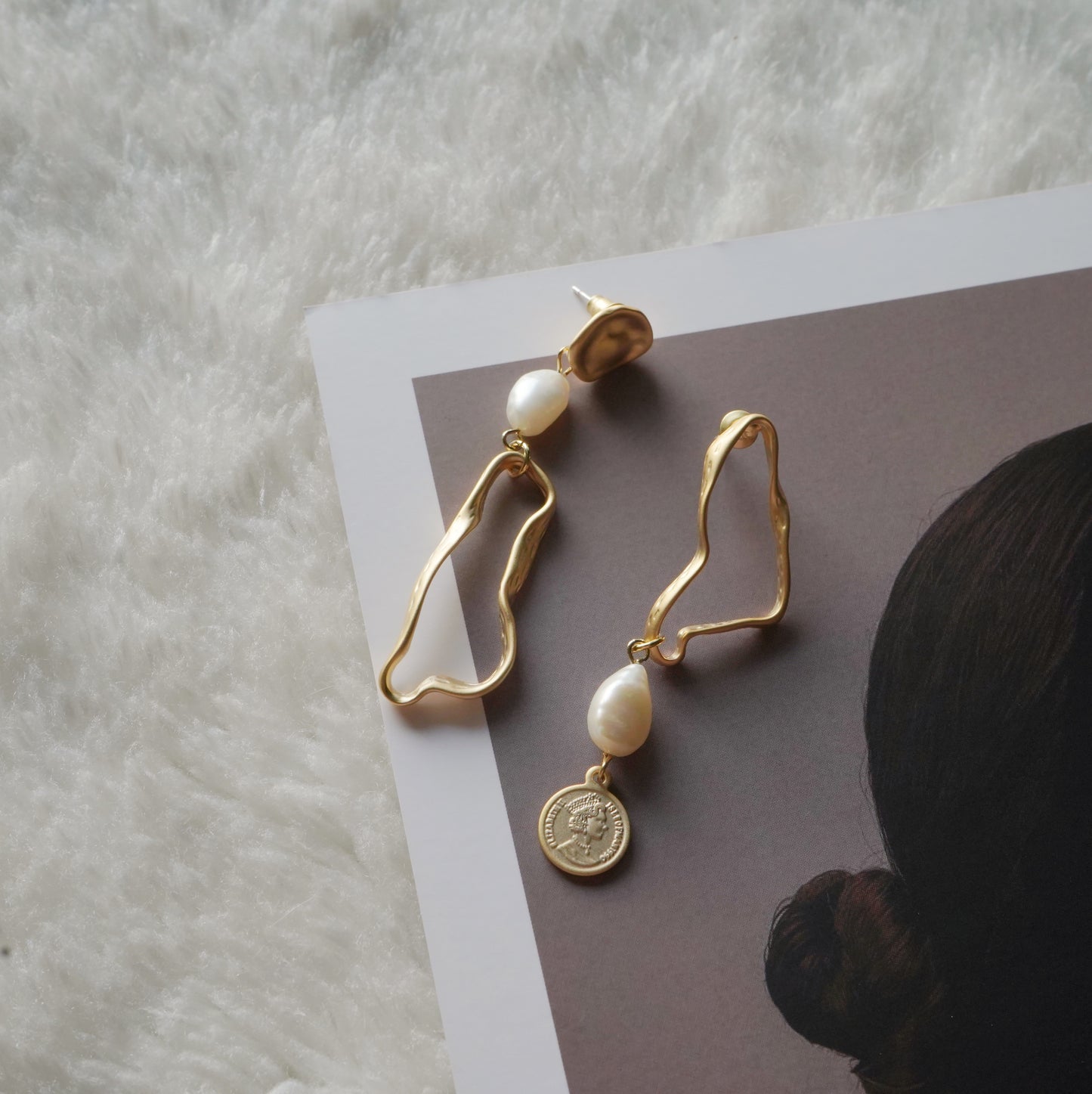 Asymmetric Baroque Pearl Earrings - Modingo Modingo