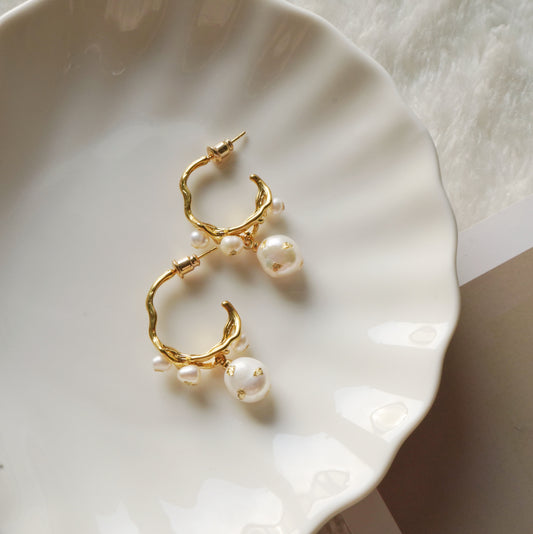 Gold foil pearl irregular earrings - Modingo Modingo