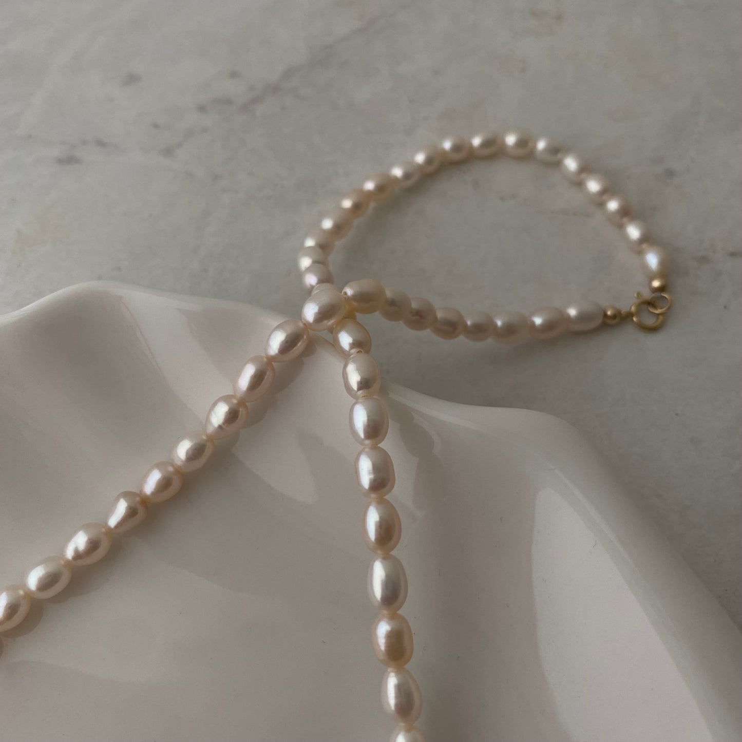 Rose Pearl Necklace - Modingo Modingo
