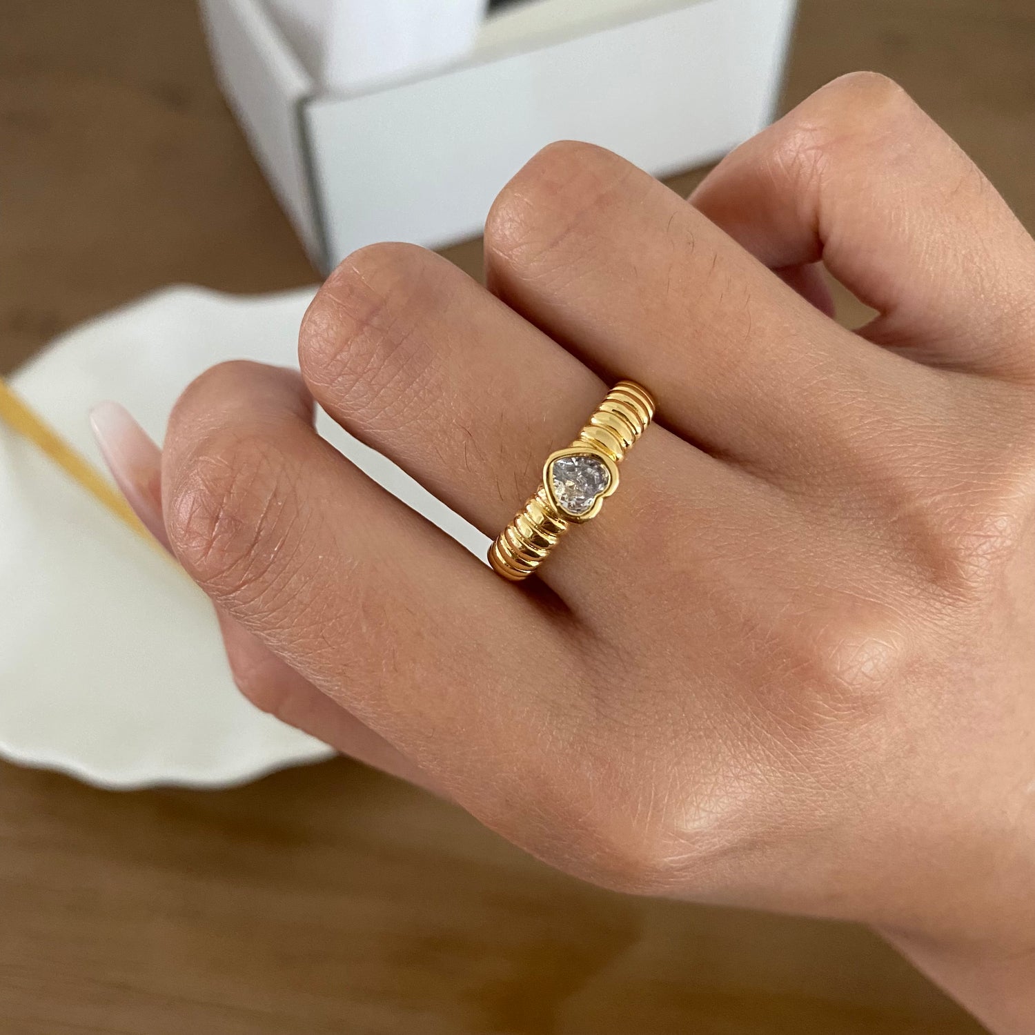 Heart Zircon With Twisted Ring - Modingo Modingo