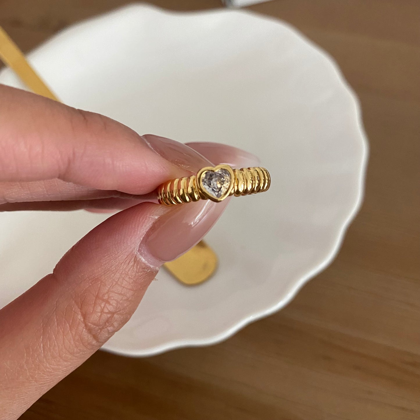 Heart Zircon With Twisted Ring - Modingo Modingo