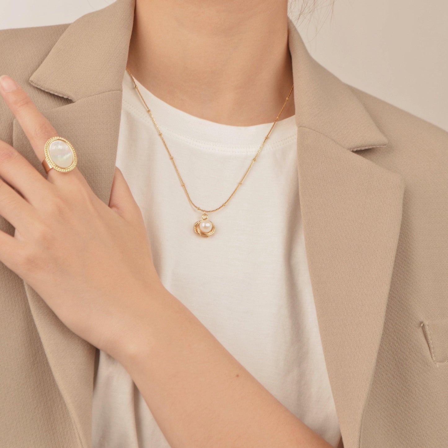 Gold wire winding and pearl necklace - Modingo Modingo