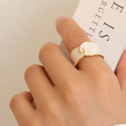 White Enamel Knot Ring - Modingo Modingo