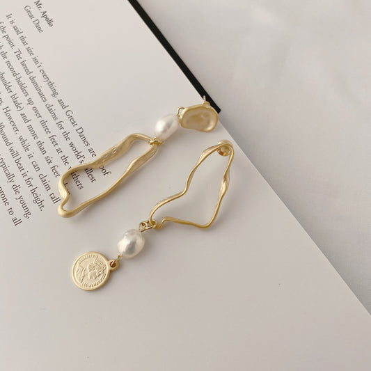 Asymmetric Baroque Pearl Earrings - Modingo Modingo