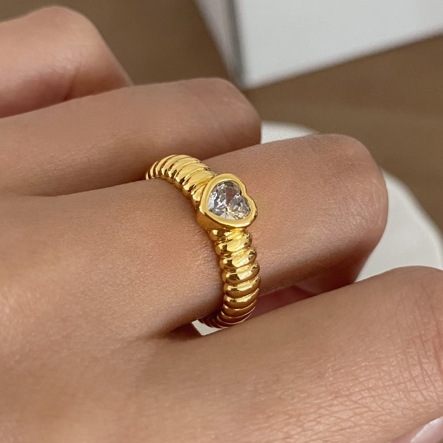 Heart Zircon With Twisted Ring - Modingo Modingo