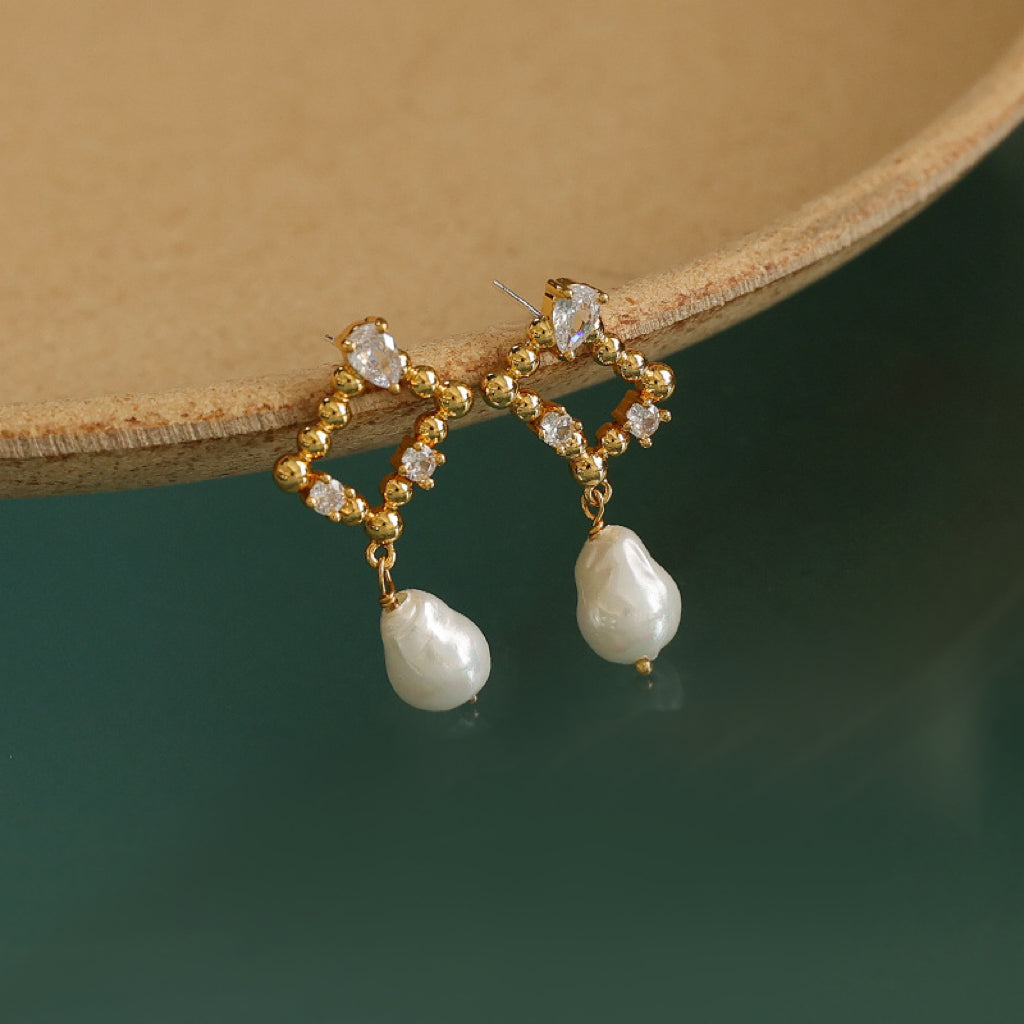 Vada Square Shape Earrings - Modingo Modingo