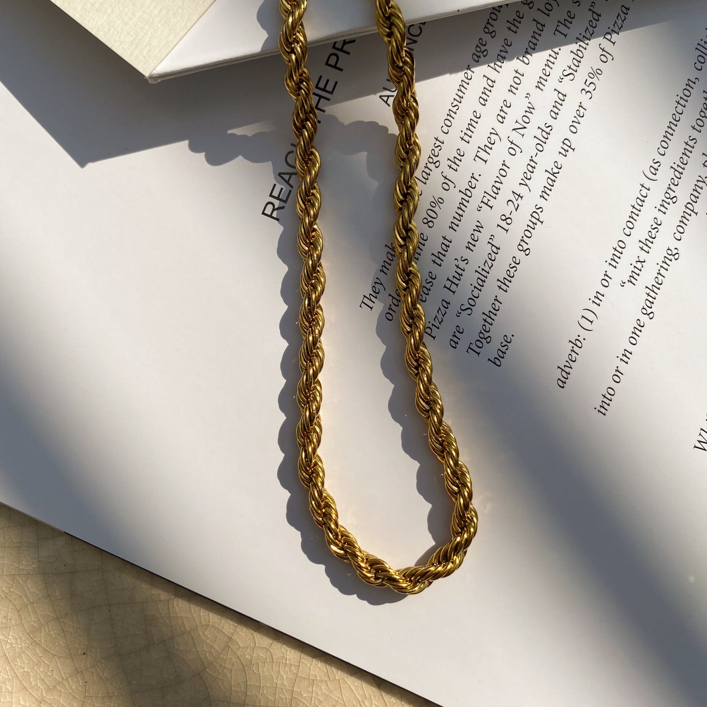 Twist gold necklace - Modingo Modingo